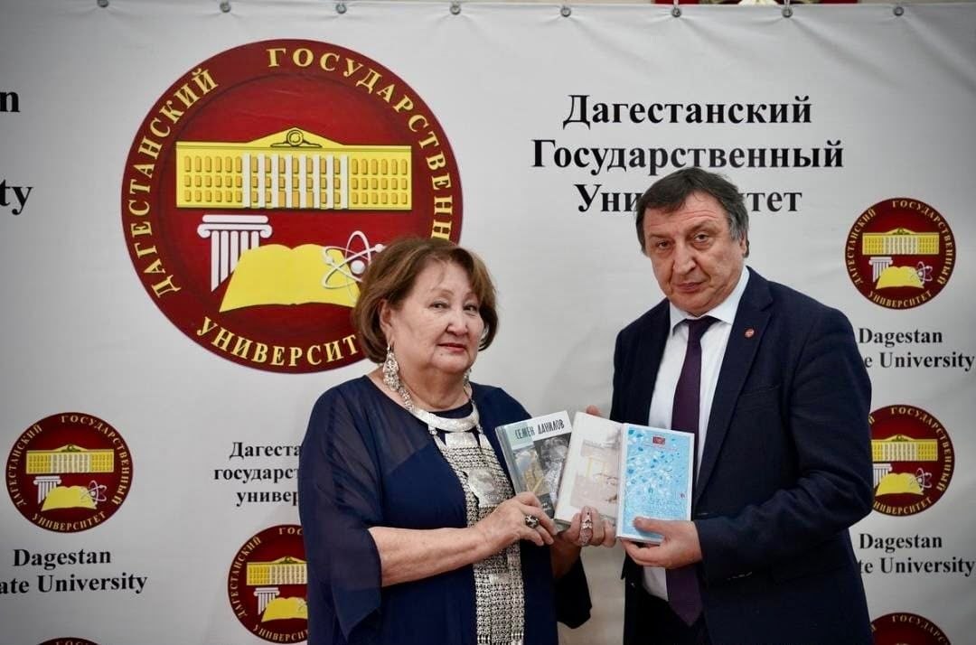 «От Кулаковского до Гамзатова»: Дагестан и Якутия соединили голоса двух великих поэтов