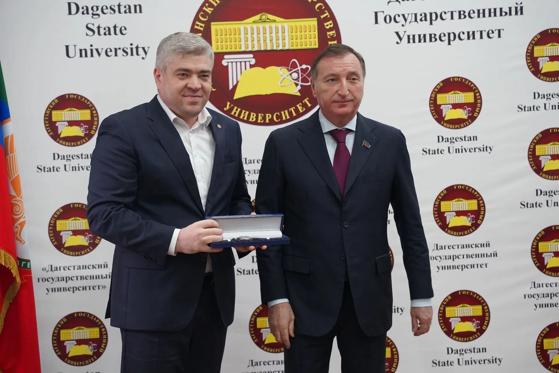 В ДГУ наградили лучших сотрудников