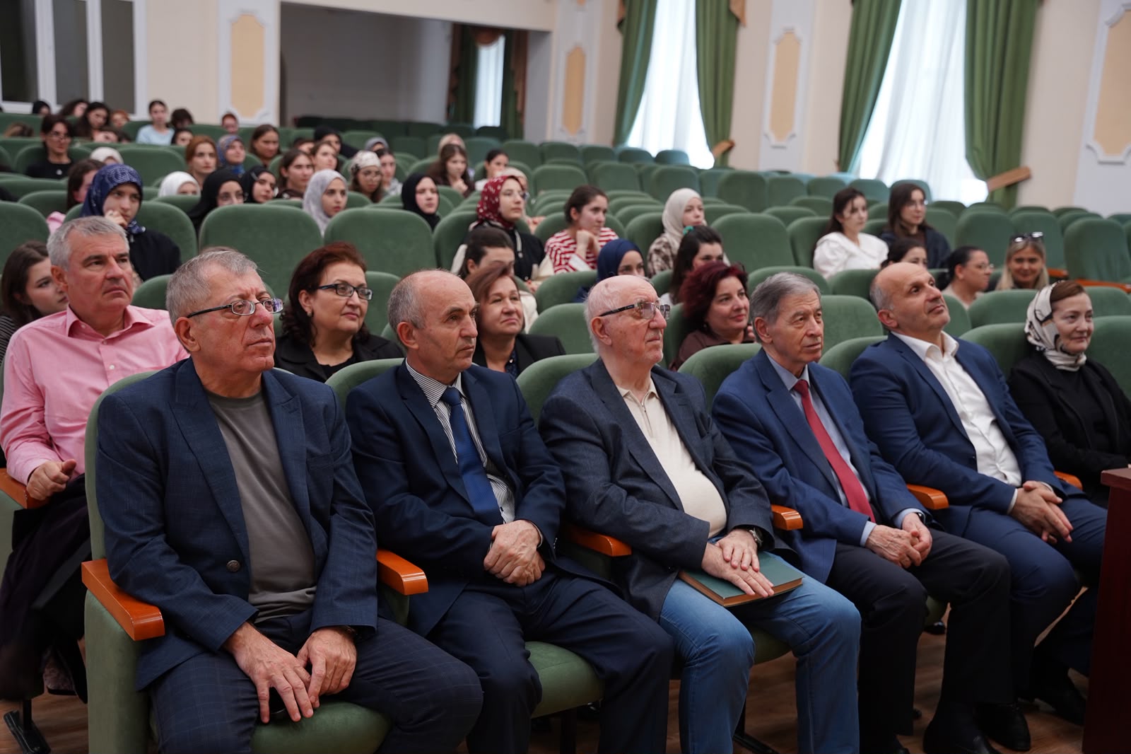 В мире слова и литературы: филологов ДГУ посвятили в студенты