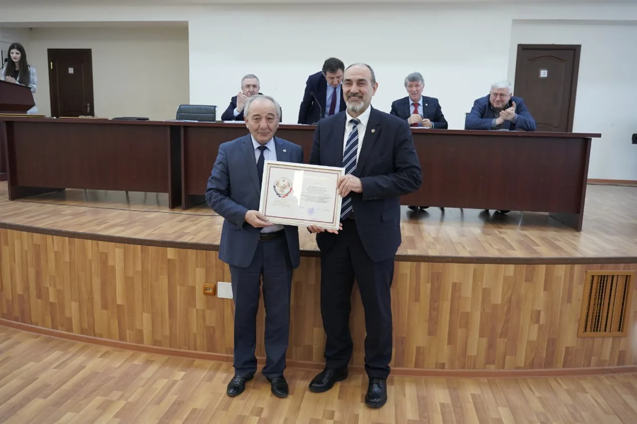 В ДГУ обсудили будущее физико-математического образования в Дагестане