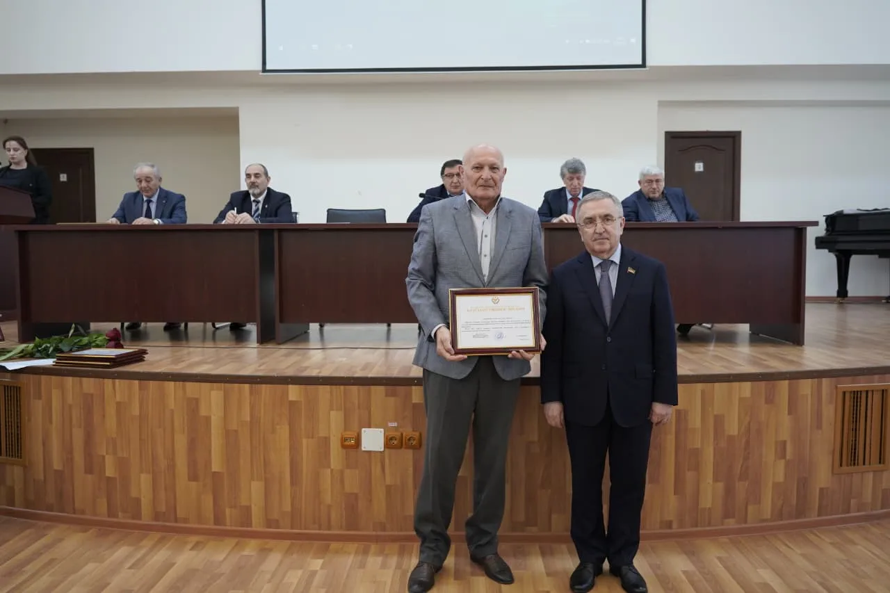 В ДГУ обсудили будущее физико-математического образования в Дагестане