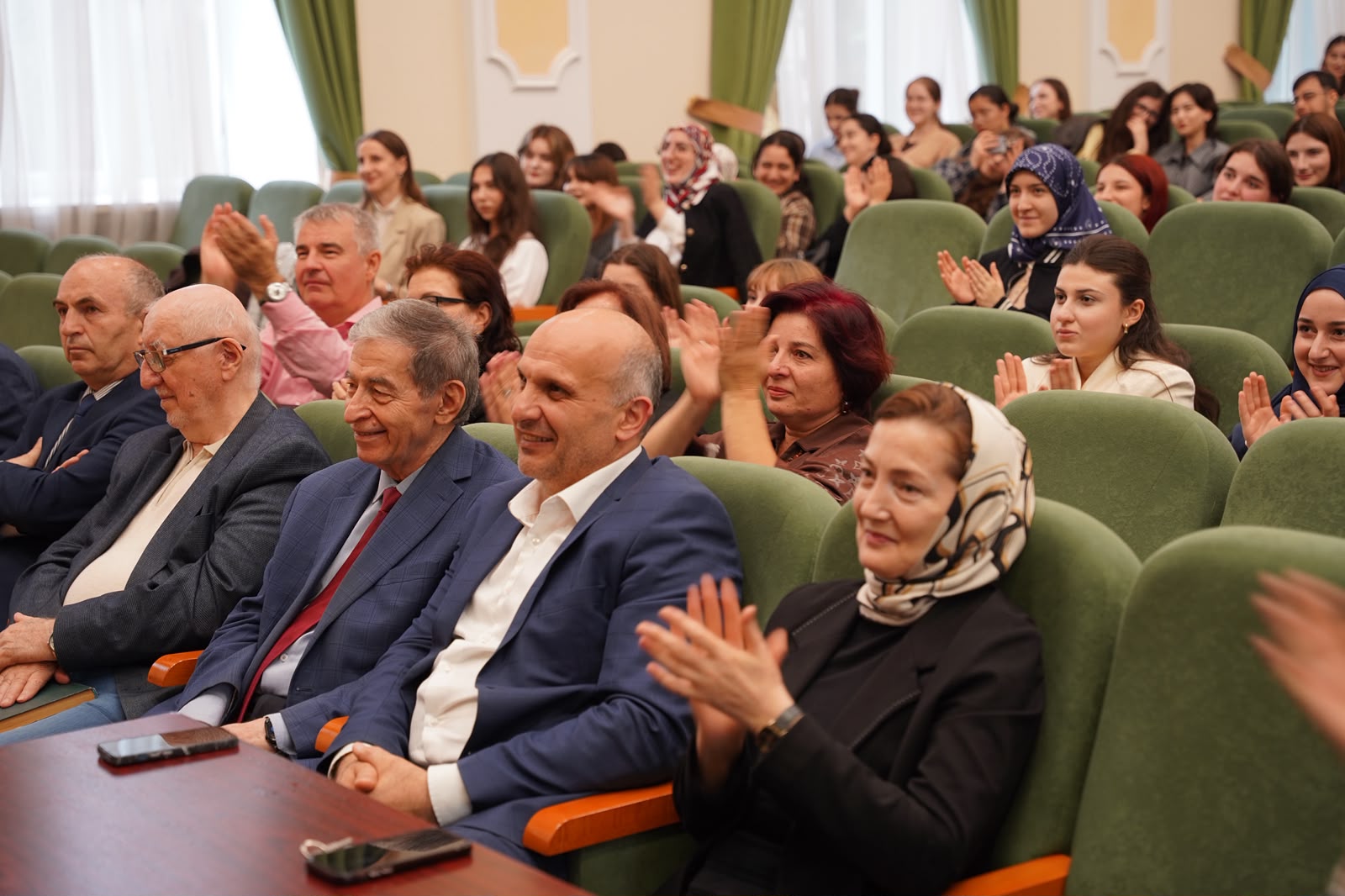 В мире слова и литературы: филологов ДГУ посвятили в студенты