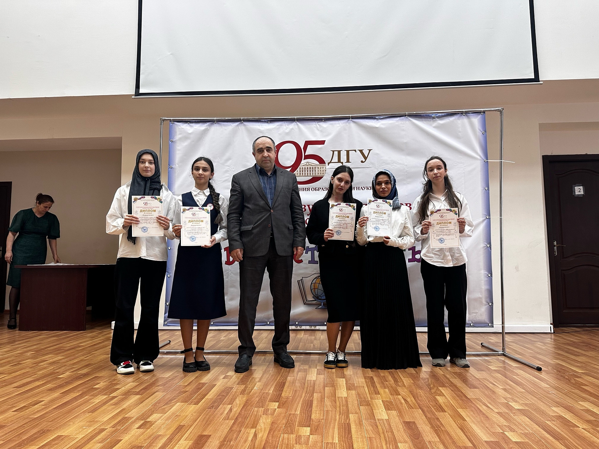 В ДГУ подвели итоги конференции «Творчество юных»